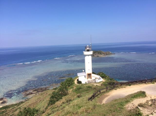 石垣島の最北端にある平久保崎灯台の写真