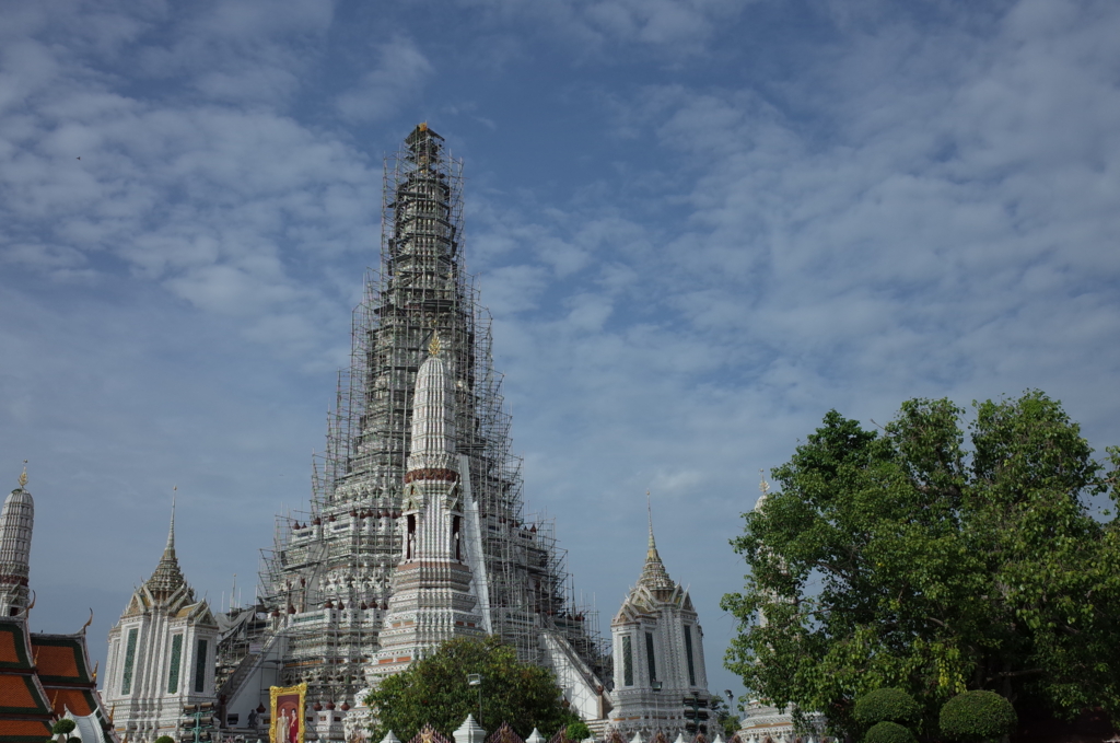 バンコクの三大寺院ツアーで見たワット・アルンの写真