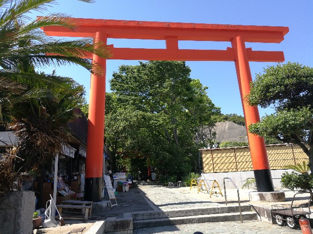 バイクひとり旅で訪れた友が島の写真